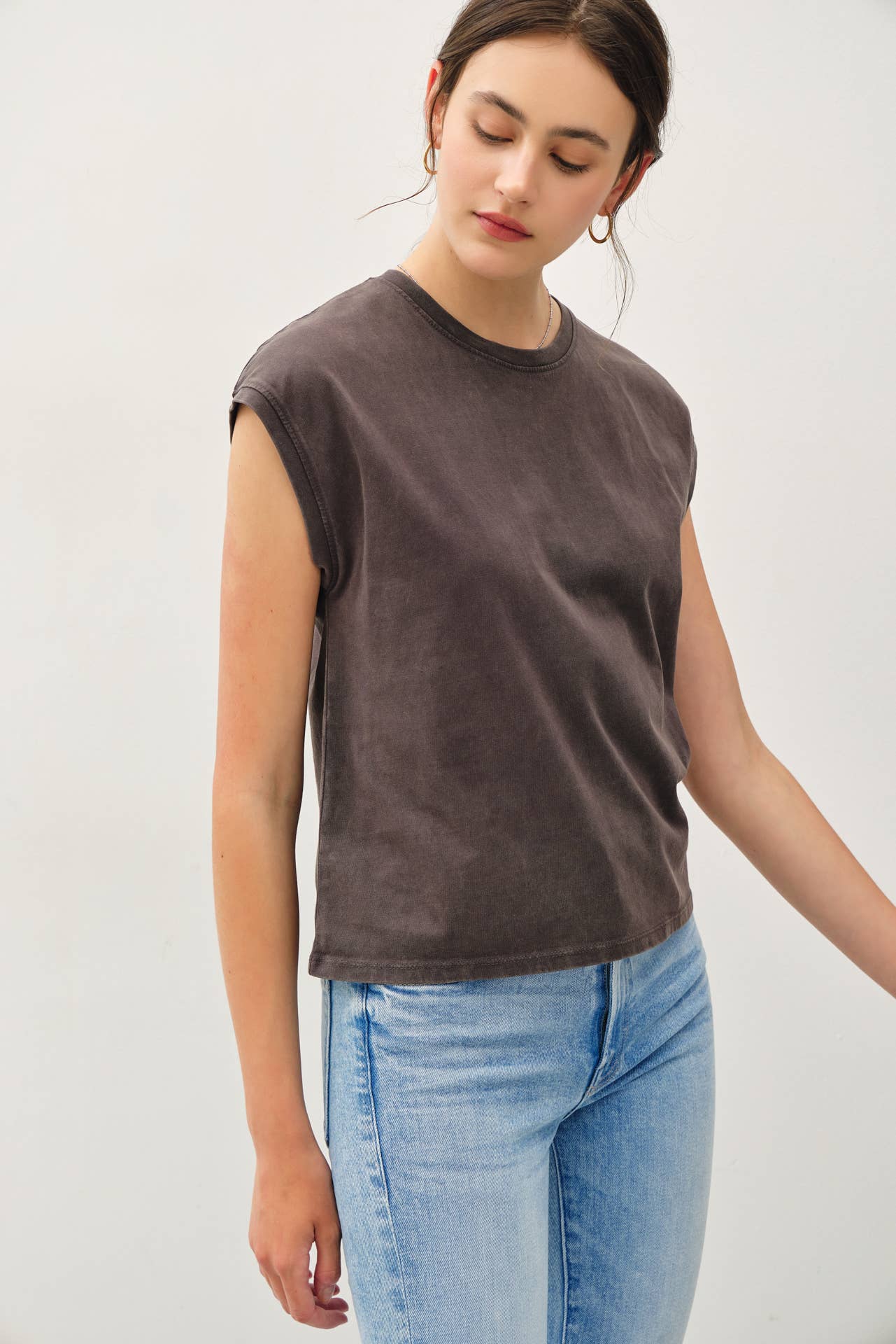 Basic Acid Washed Capped Sleeve Tee: GREY