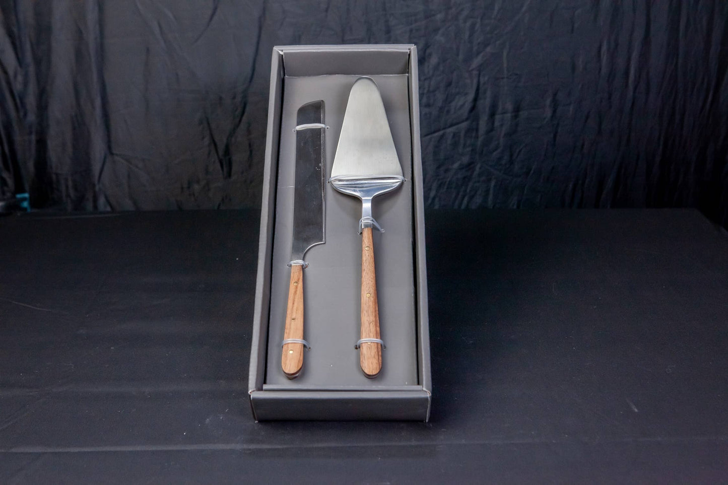 2pc Cake Serving Set w/ Wood Handles: Natural / Stainless Steel