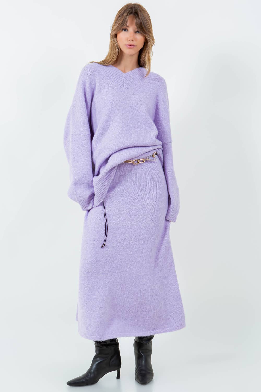 30% OFF- Oversized V-Neck Fuzzy Knitdown Sweater: LAVENDER