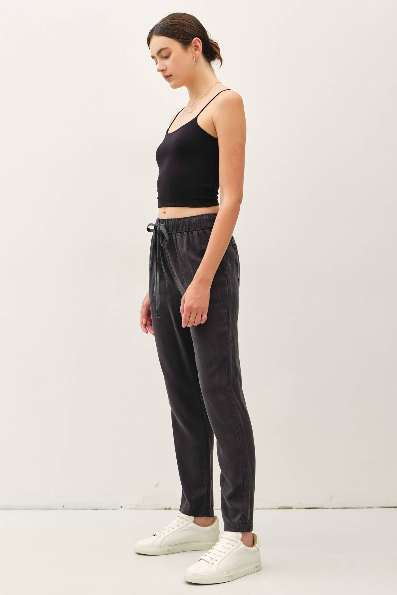 Tencel Taperd Pants: VINTAGE BLACK