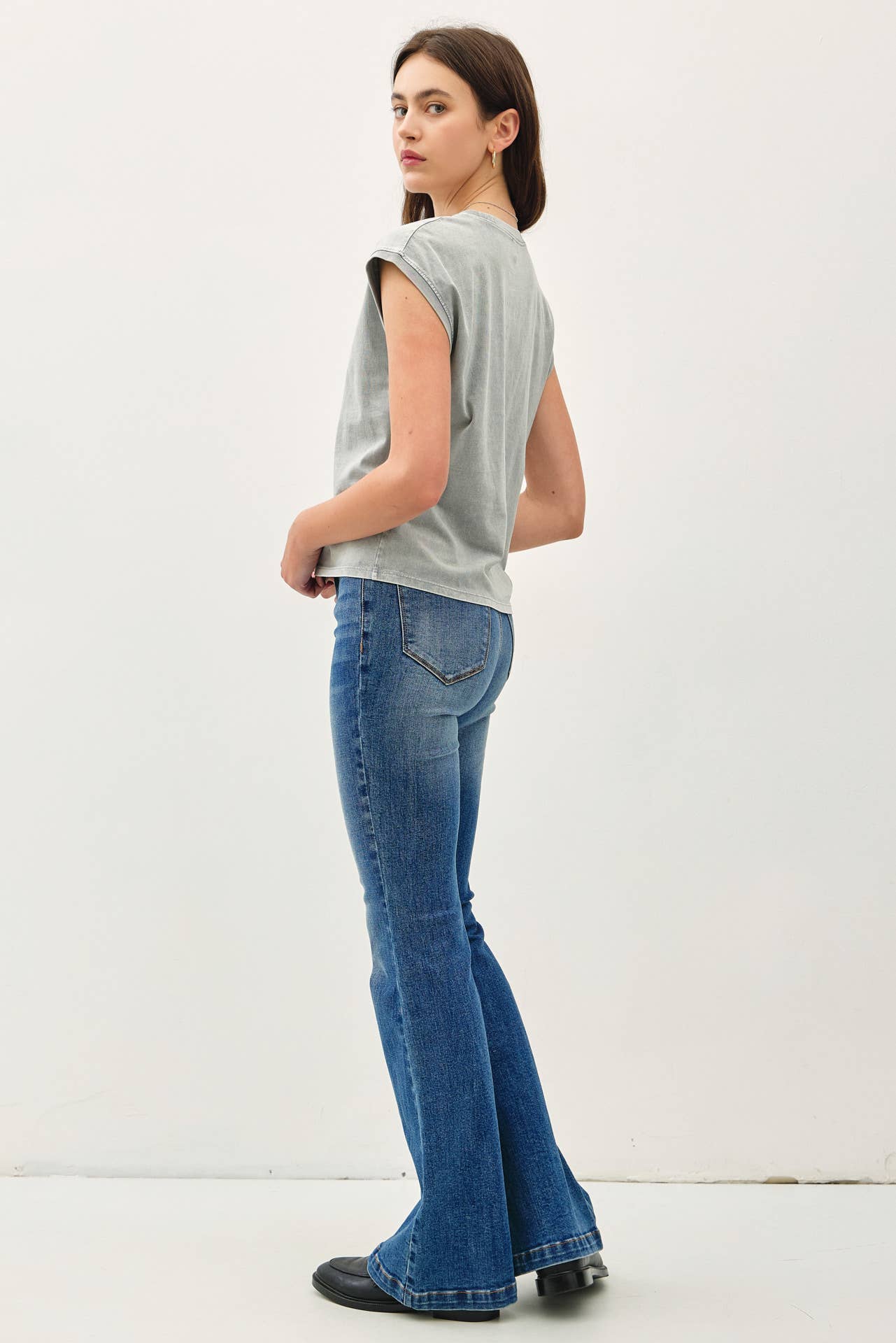 Basic Acid Washed Capped Sleeve Tee: GREY