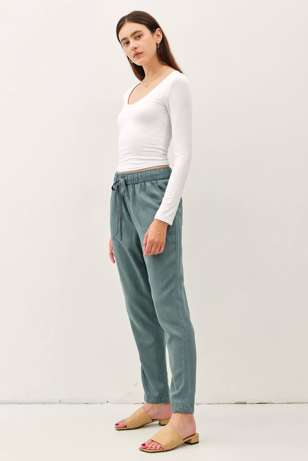Tencel Taperd Pants: VINTAGE BLACK