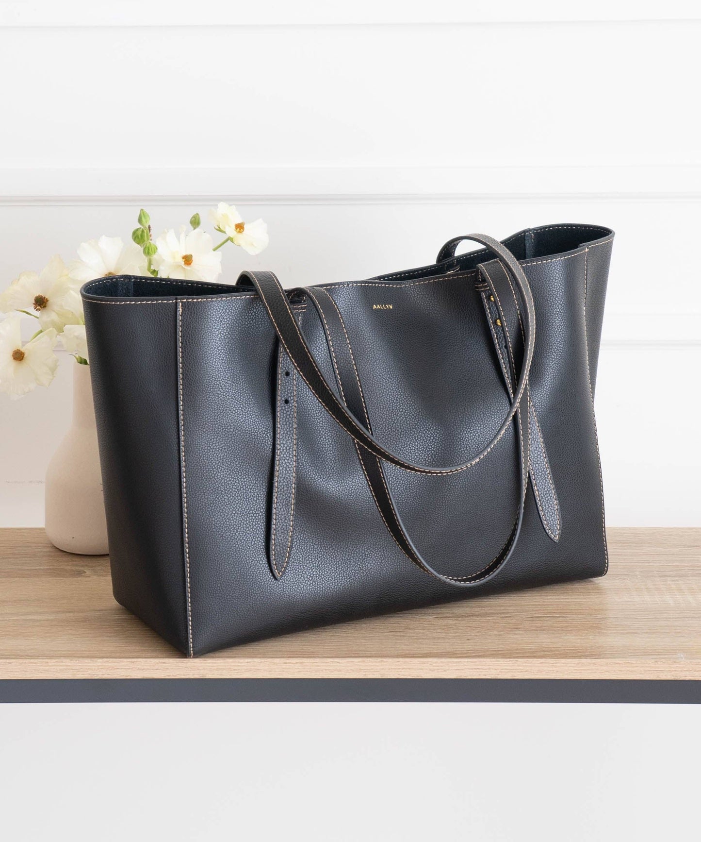 Eliana Tote - Leather: Black