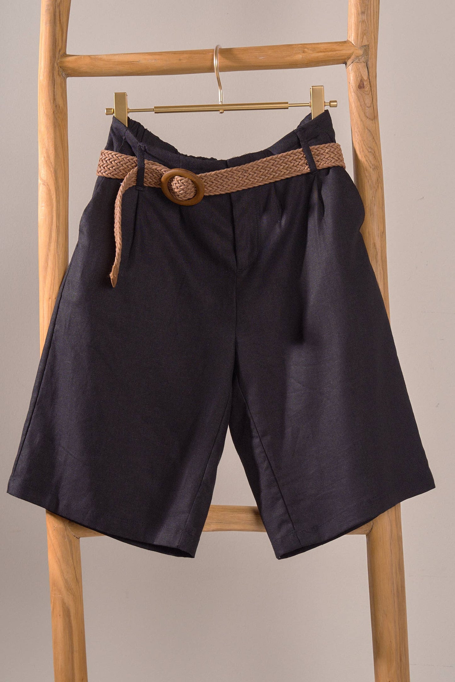 Linen Blend Belted Bermuda Shorts: WHITE