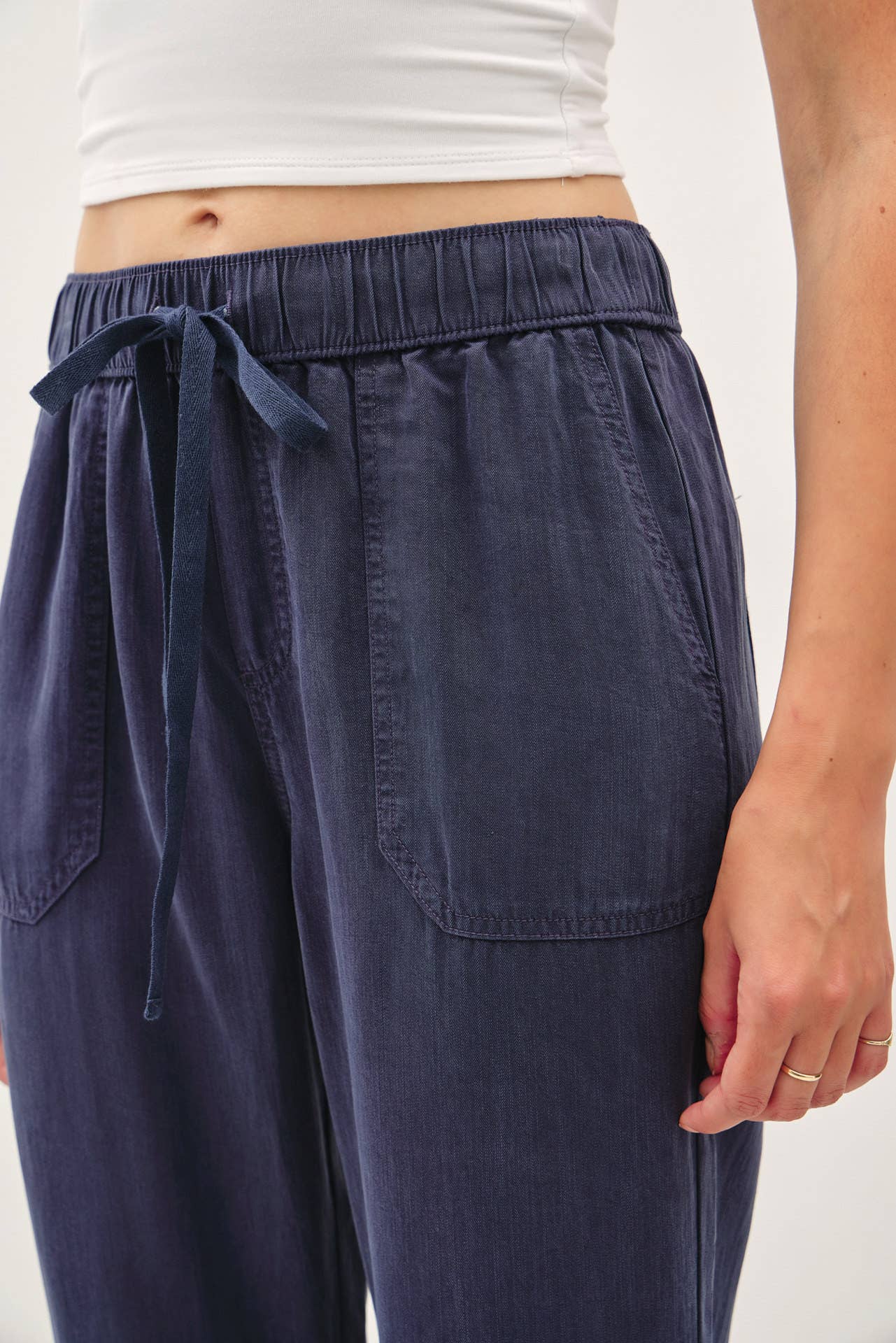 Tencel Taperd Pants: VINTAGE BLACK