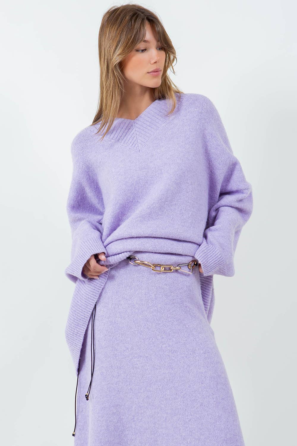 30% OFF- Oversized V-Neck Fuzzy Knitdown Sweater: LAVENDER