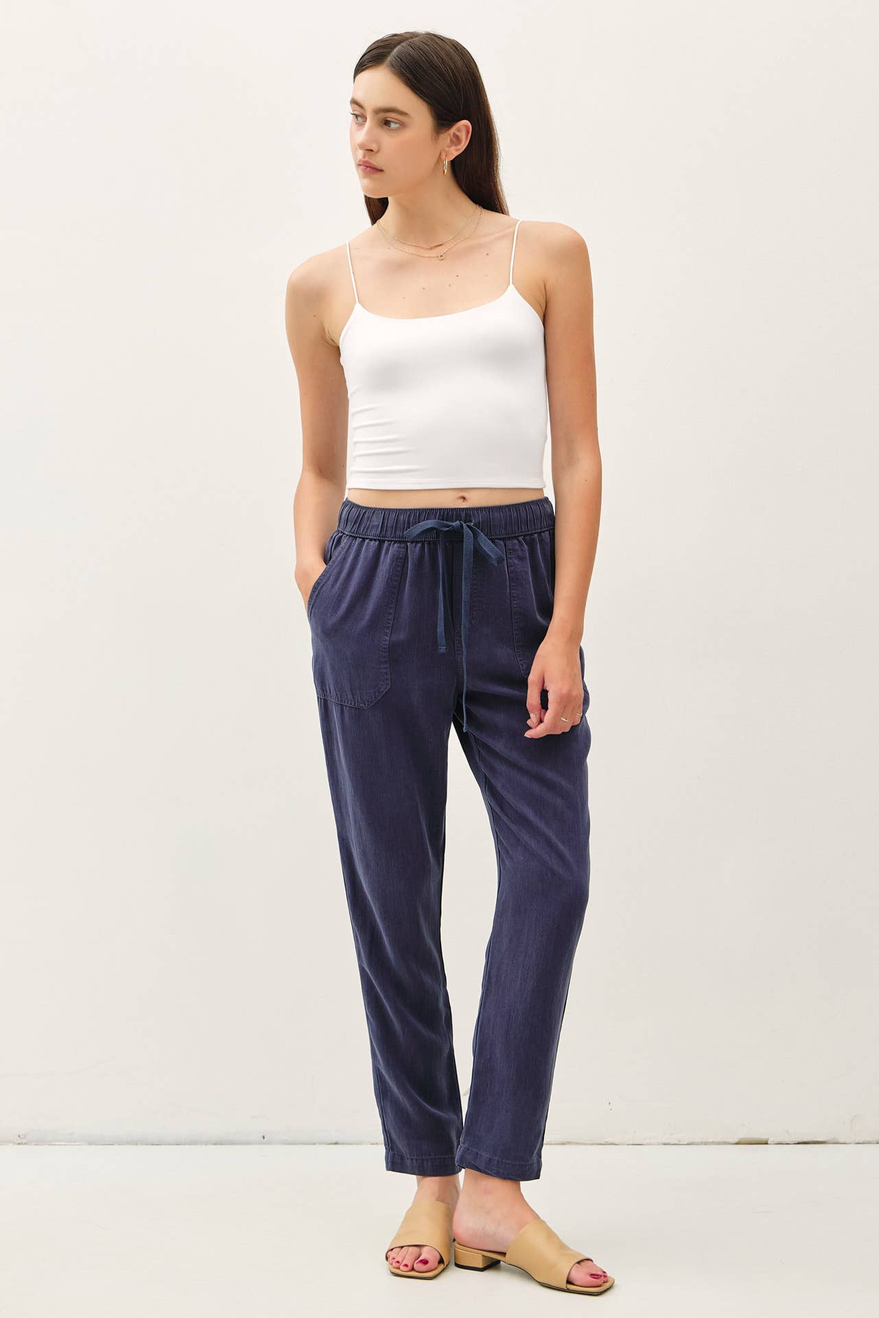 Tencel Taperd Pants: VINTAGE BLACK
