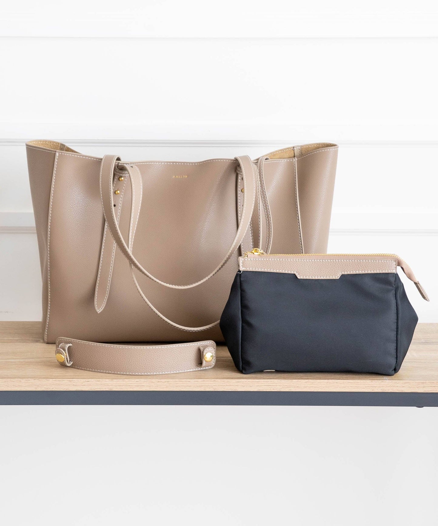 Eliana Tote - Leather: Black
