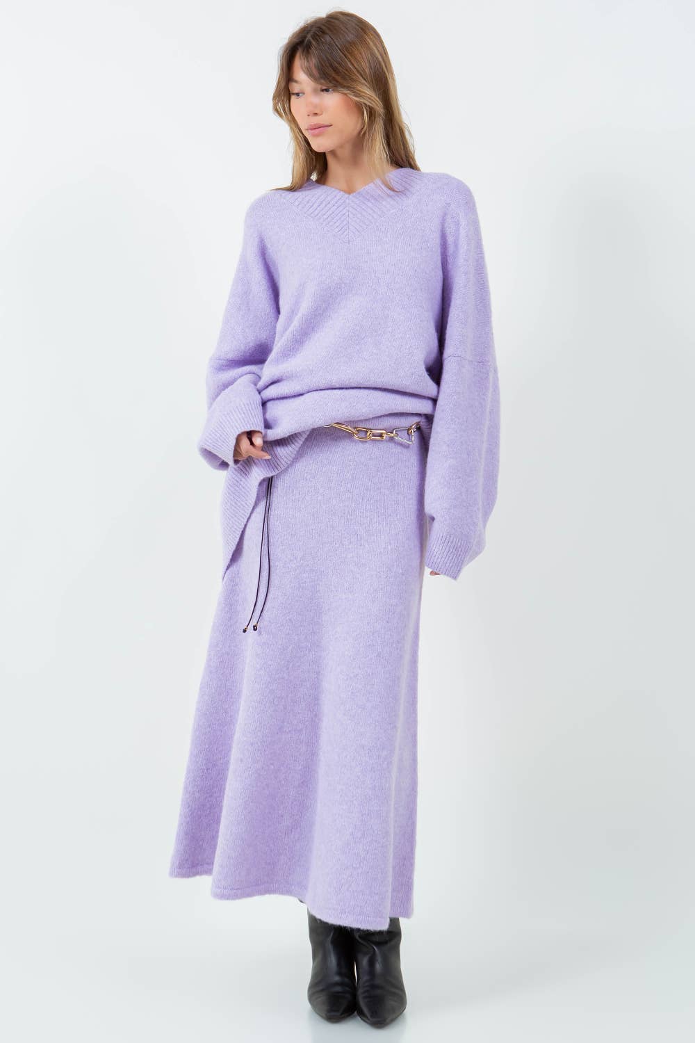 30% OFF- Oversized V-Neck Fuzzy Knitdown Sweater: LAVENDER