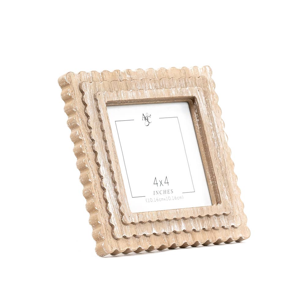 Wood Photo Frame Scallop: (4x4) NATURAL