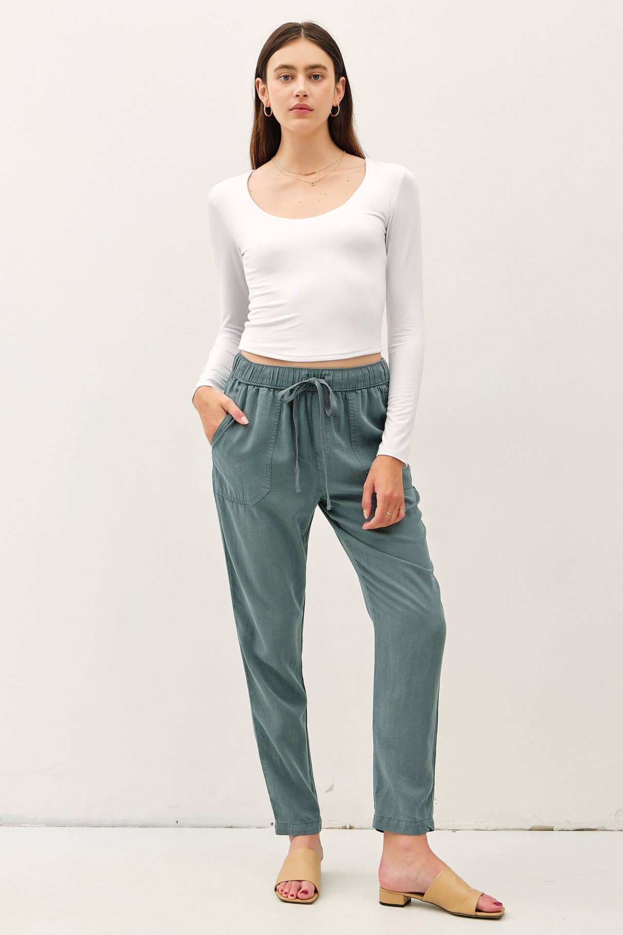 Tencel Taperd Pants: VINTAGE BLACK