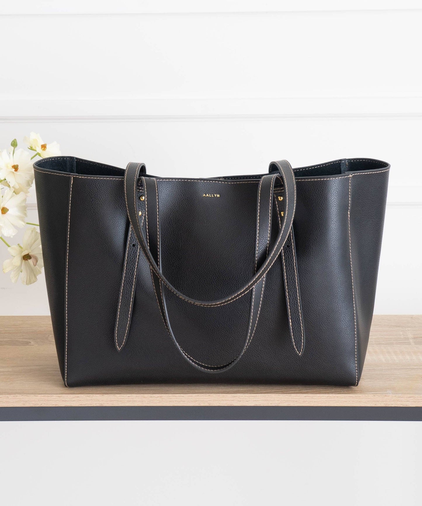 Eliana Tote - Leather: Black