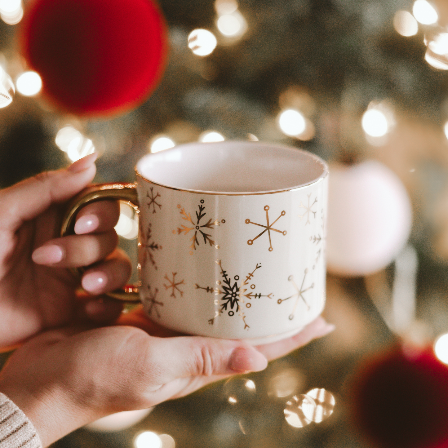 Mug: Gold Snowflakes Coffee Mug