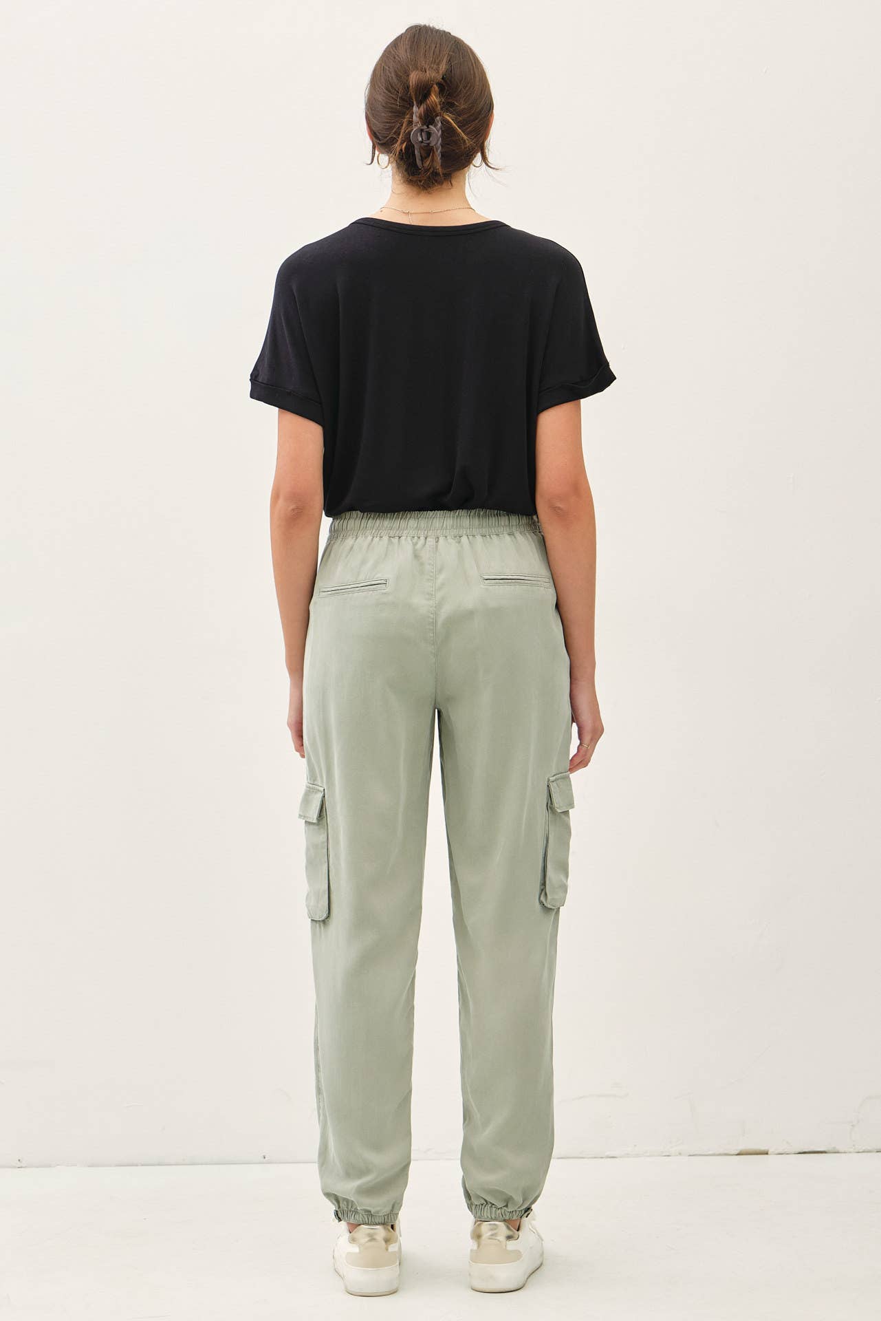Cargo Tencel Joggers: CHARCOAL