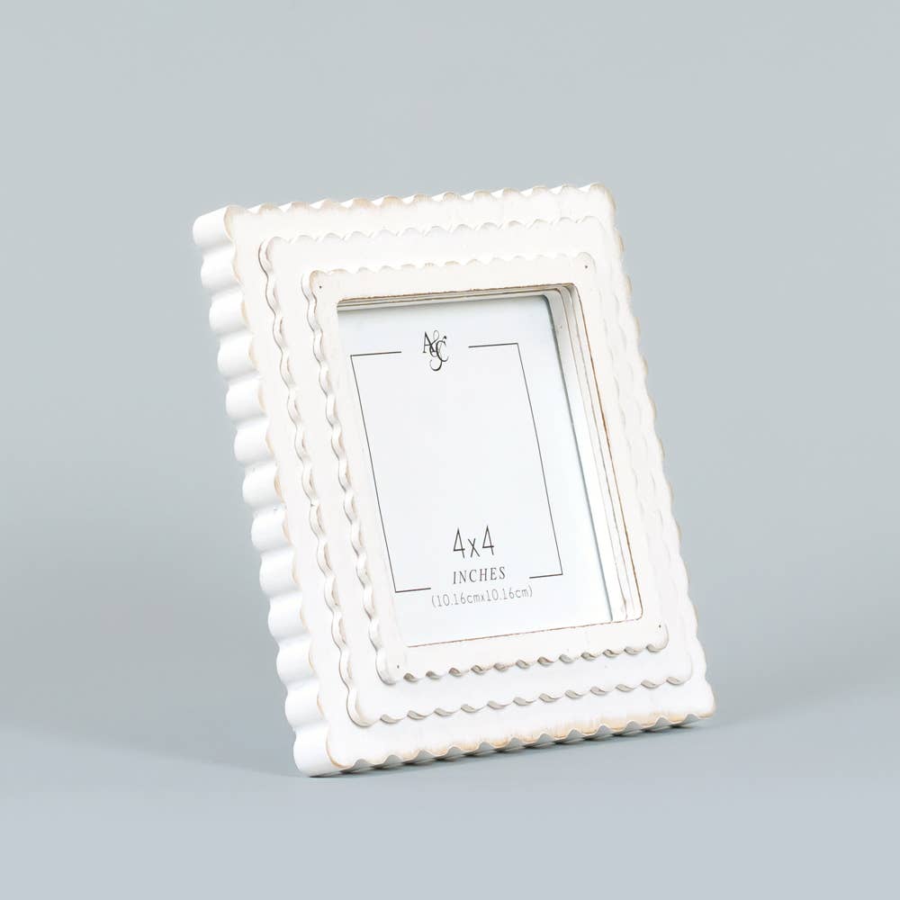 Wood Frame Photo Frame Scallop (4x4): WHITE