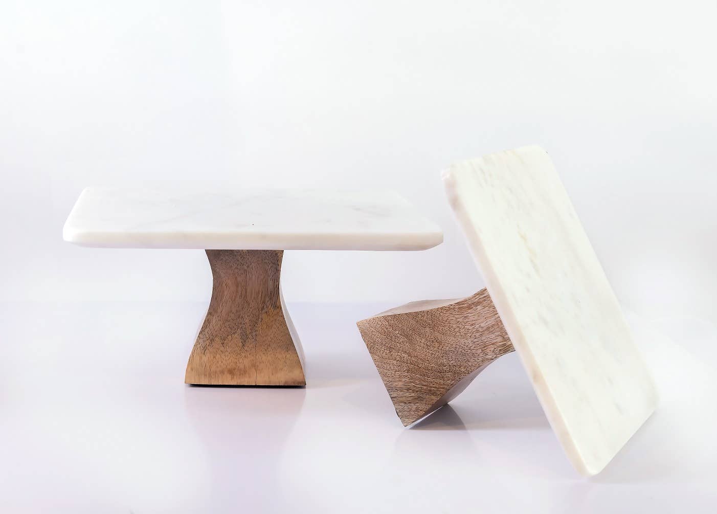 White Marble Square Cake Plate W/Mango Wood Base- Medium