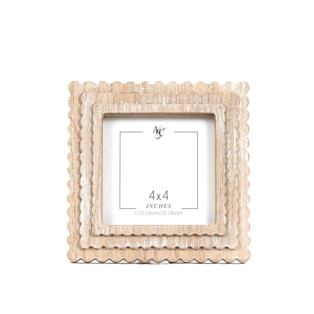 Wood Photo Frame Scallop: (4x4) NATURAL
