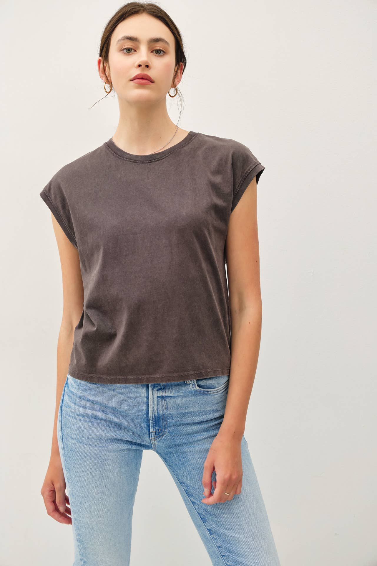 Basic Acid Washed Capped Sleeve Tee: GREY