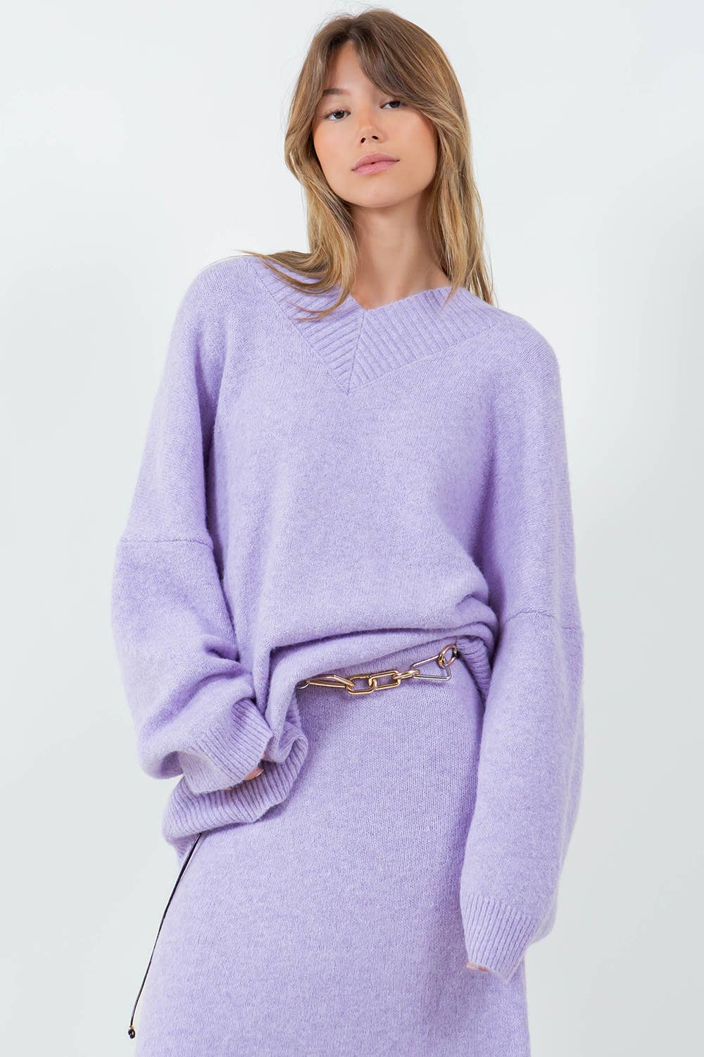 30% OFF- Oversized V-Neck Fuzzy Knitdown Sweater: LAVENDER