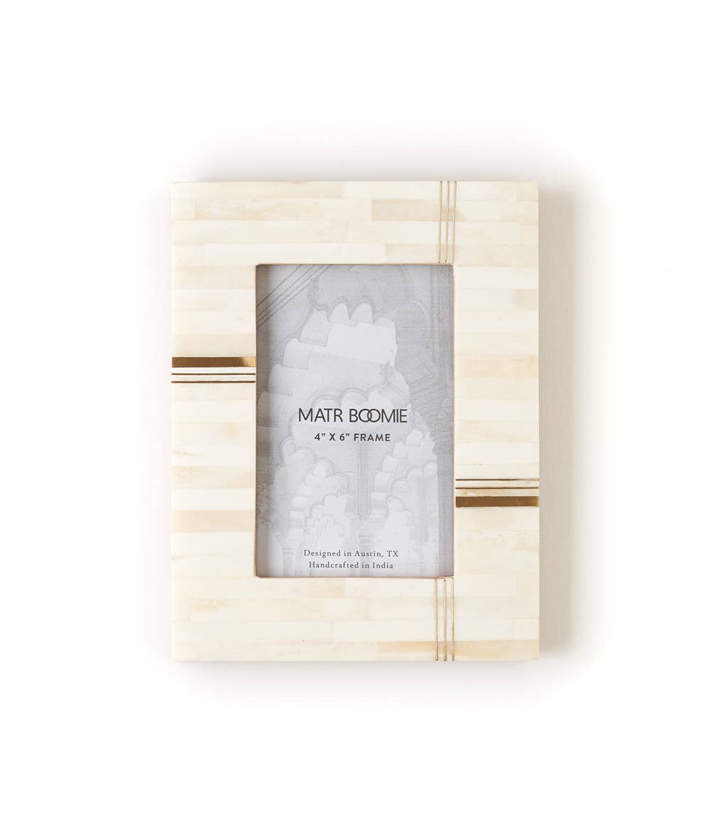 Matr Boomie Fair Trade - Mukhendu 4x6 Cream Picture Frame - Carved Bone, Brass Bar