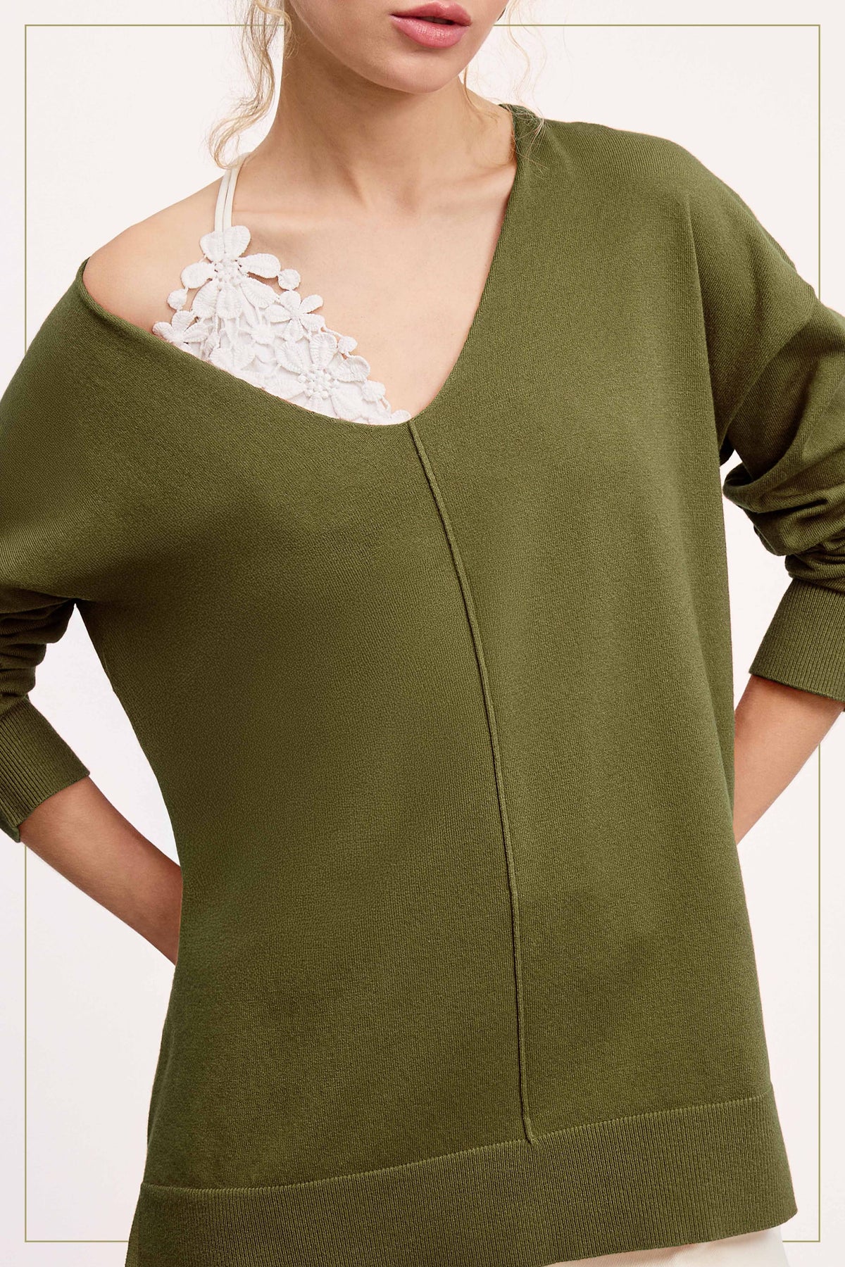 La Miel - JBS3122-V-neck Long Sleeve Lightweight Knit Top Christmas: Apple Green / L