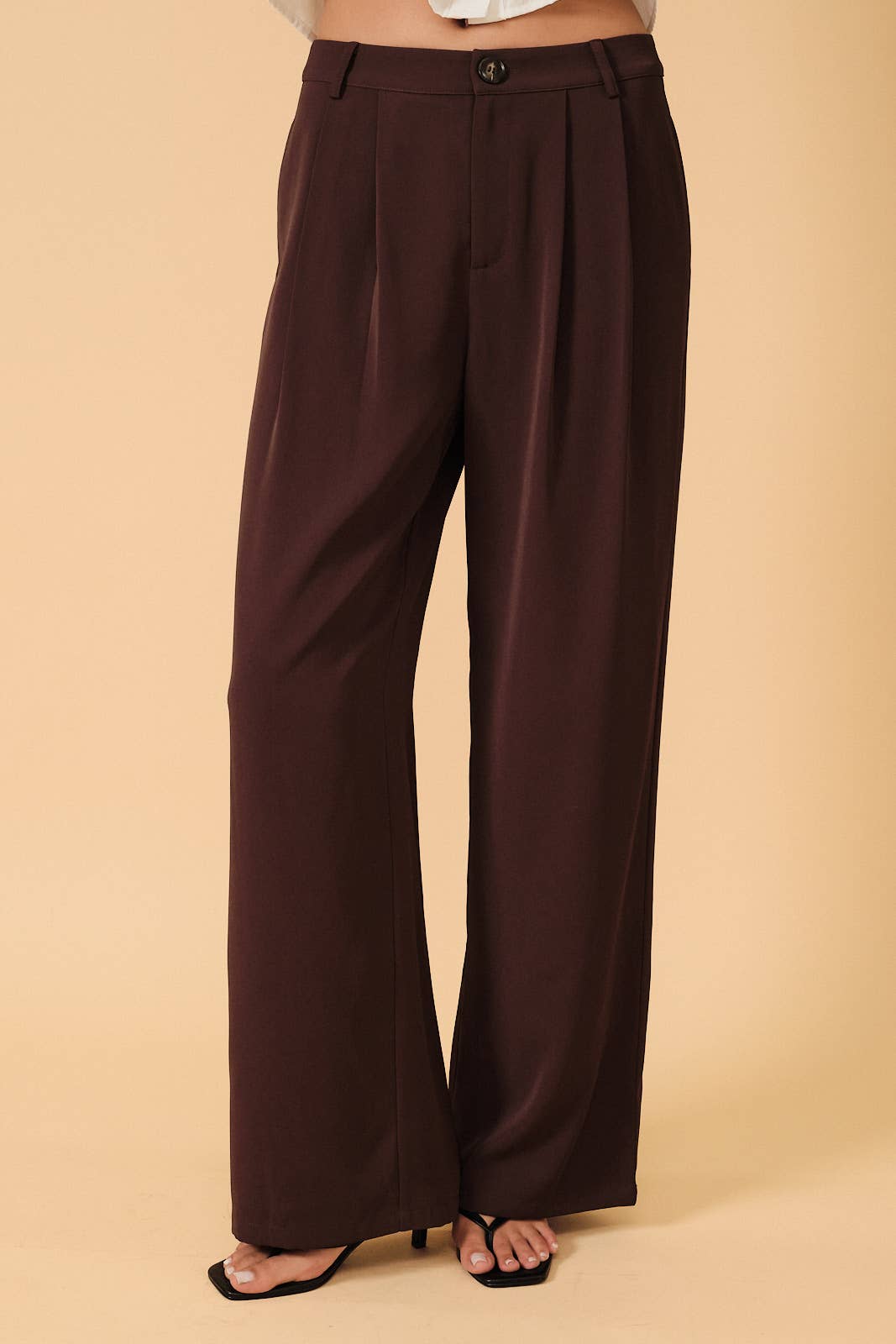 Sunday Edition by LE LIS - HIGH WAIST WIDE LEG PLEATED TROUSERS: ESPRESSO / L