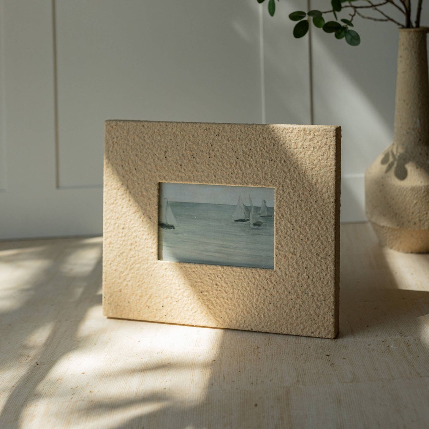 Foreside Home & Garden - 4x6 Photo Sonia Textured Picture Frame Metal Beige