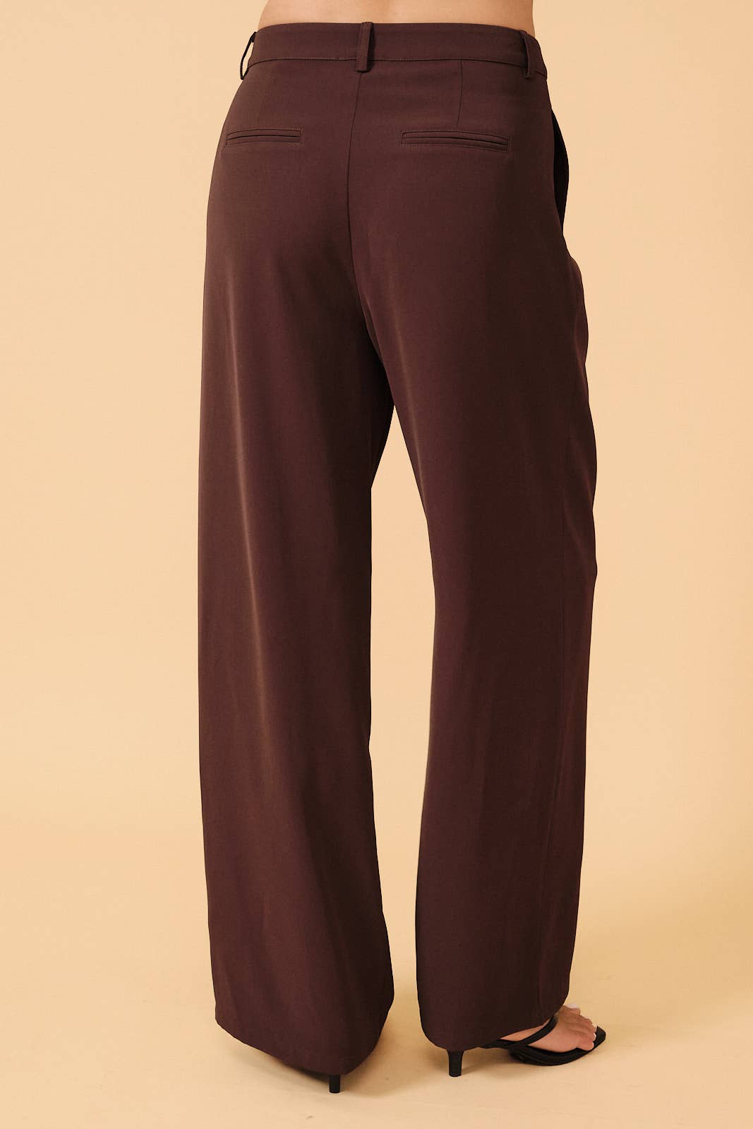 Sunday Edition by LE LIS - HIGH WAIST WIDE LEG PLEATED TROUSERS: ESPRESSO / M