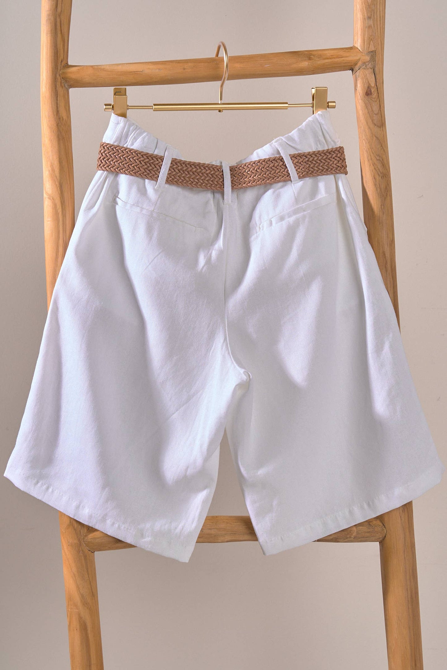 Linen Blend Belted Bermuda Shorts: WHITE
