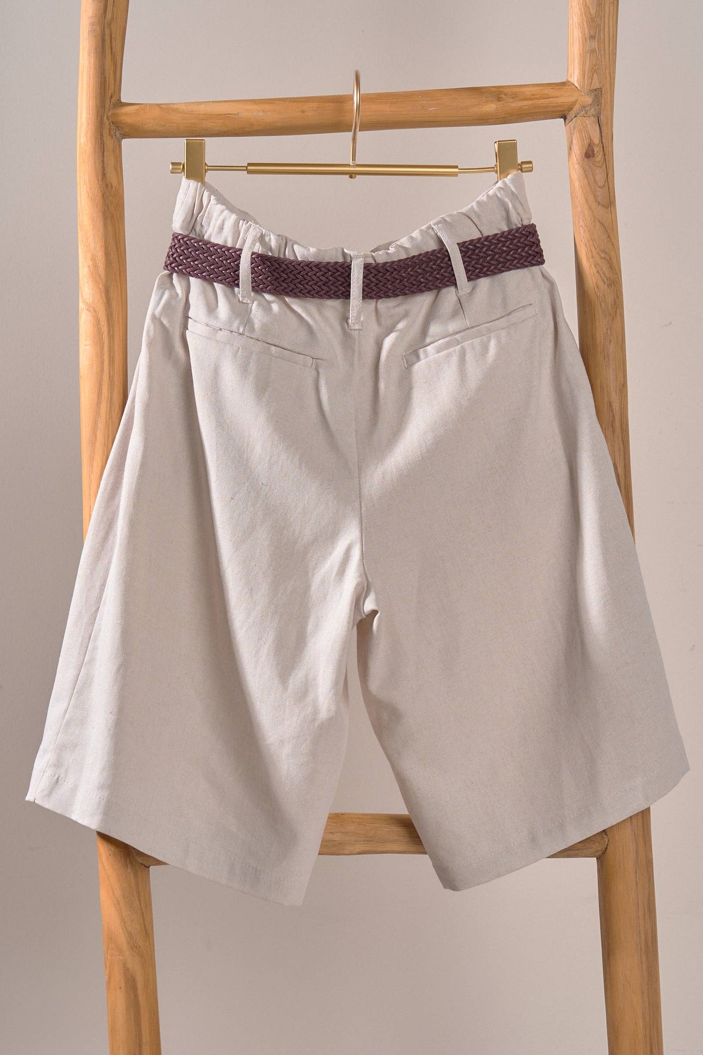 Linen Blend Belted Bermuda Shorts: WHITE
