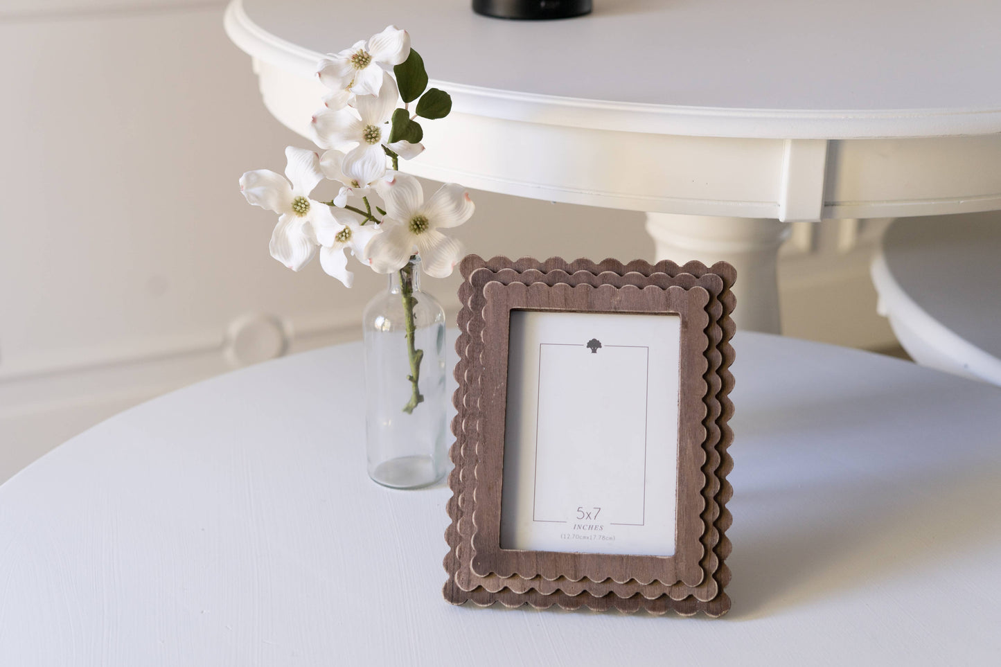 Devanie At Home - Wood scallop photo frame for 5x7 pic, espresso - 17030