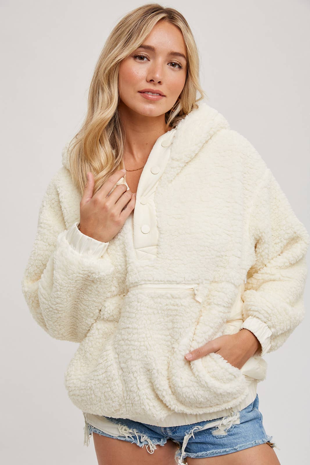 Sherpa Hoodie Pullover: CREAM