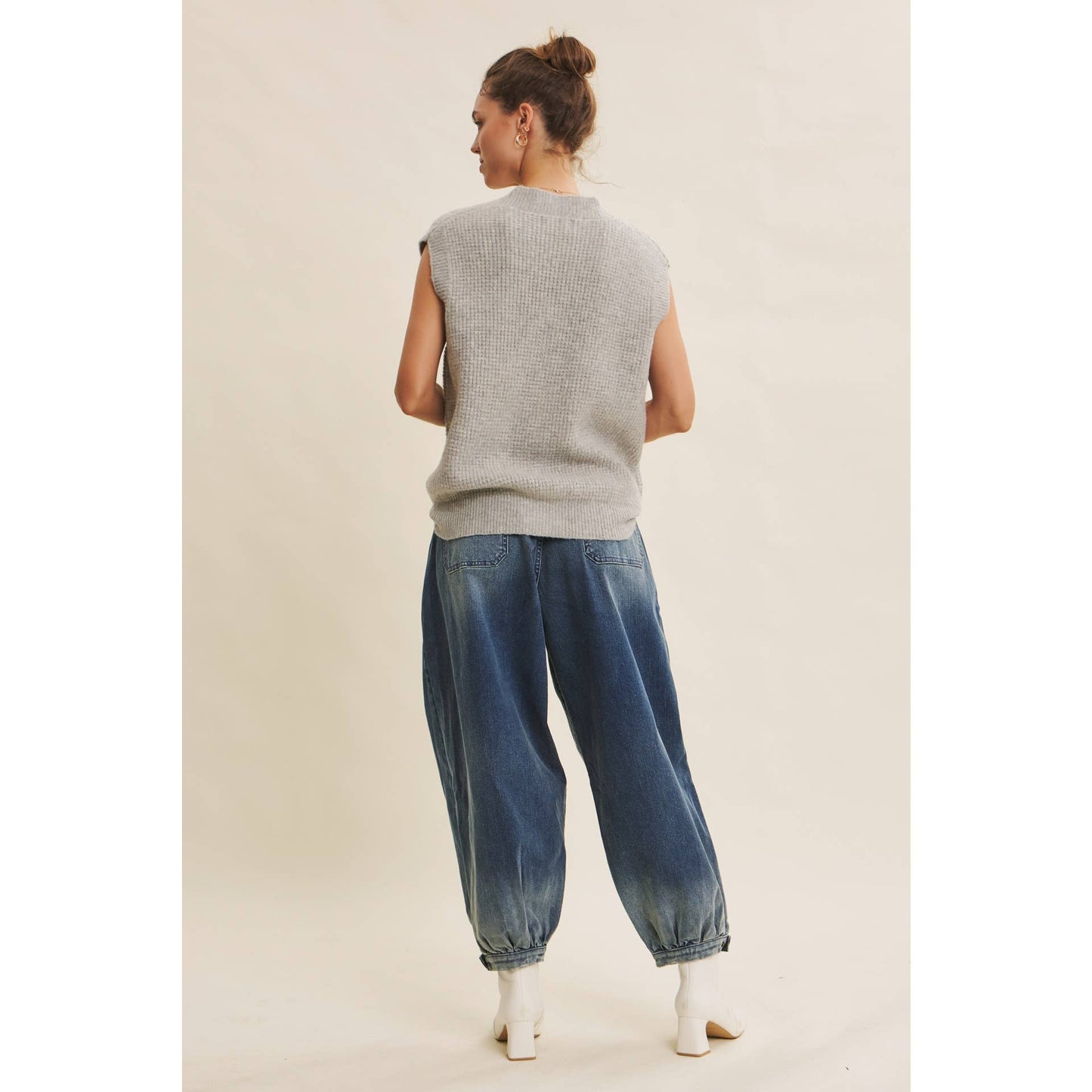 Textured Thermal Cozy Sweater Vest: HT. GREY