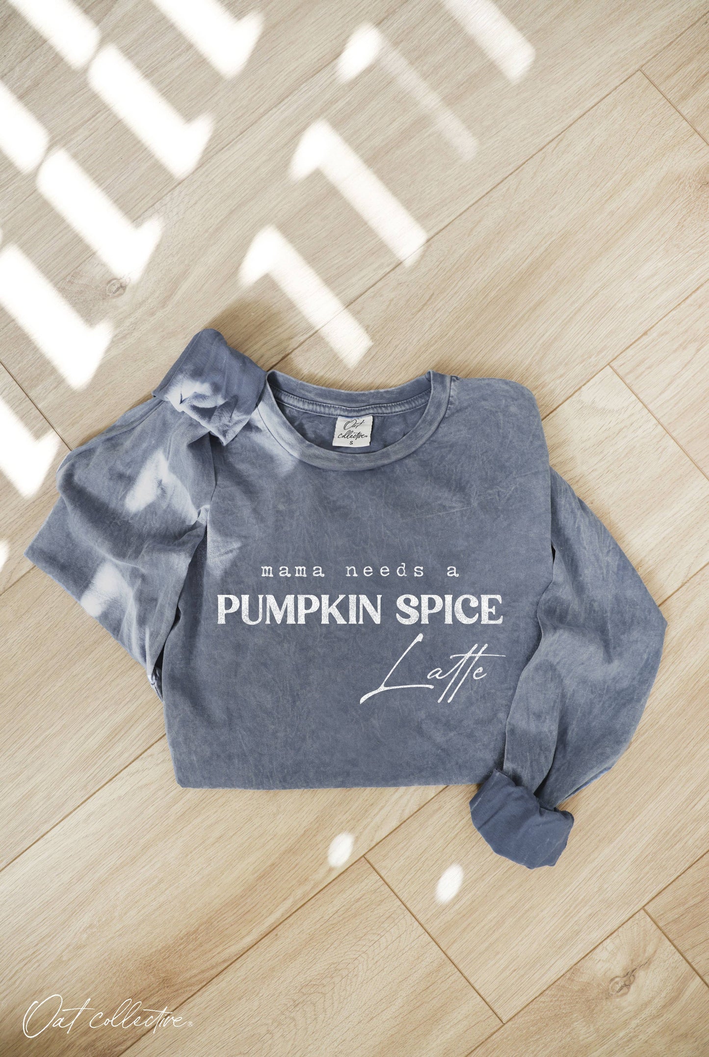 MAMA NEEDS A PUMPKIN  Mineral Washed Long Sleeve Graphic : CREAM