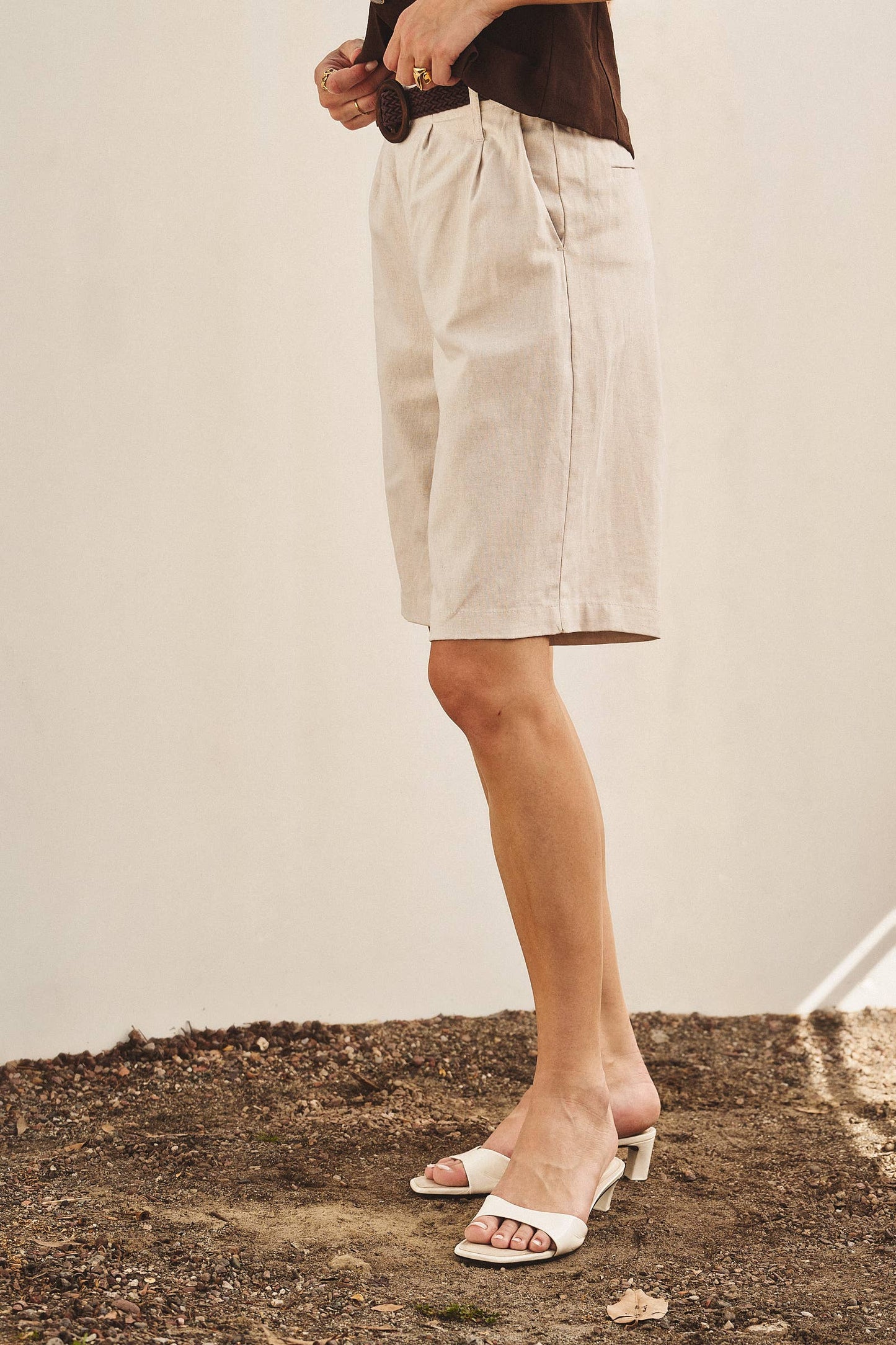 Linen Blend Belted Bermuda Shorts: WHITE