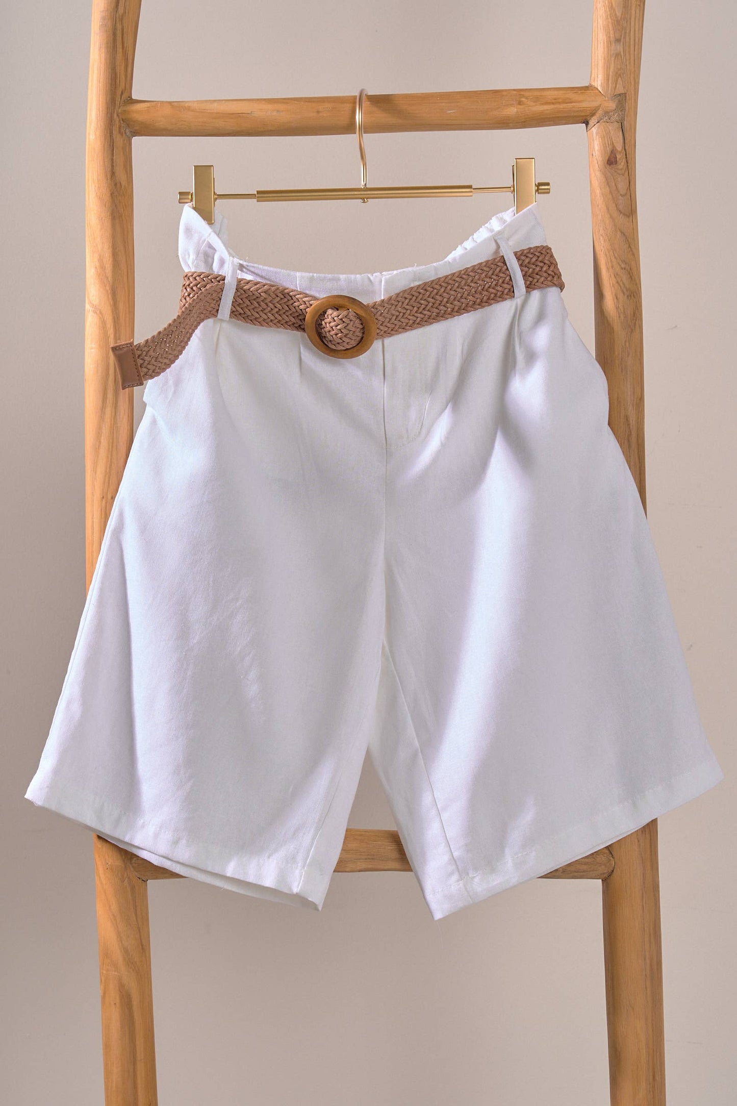Linen Blend Belted Bermuda Shorts: WHITE