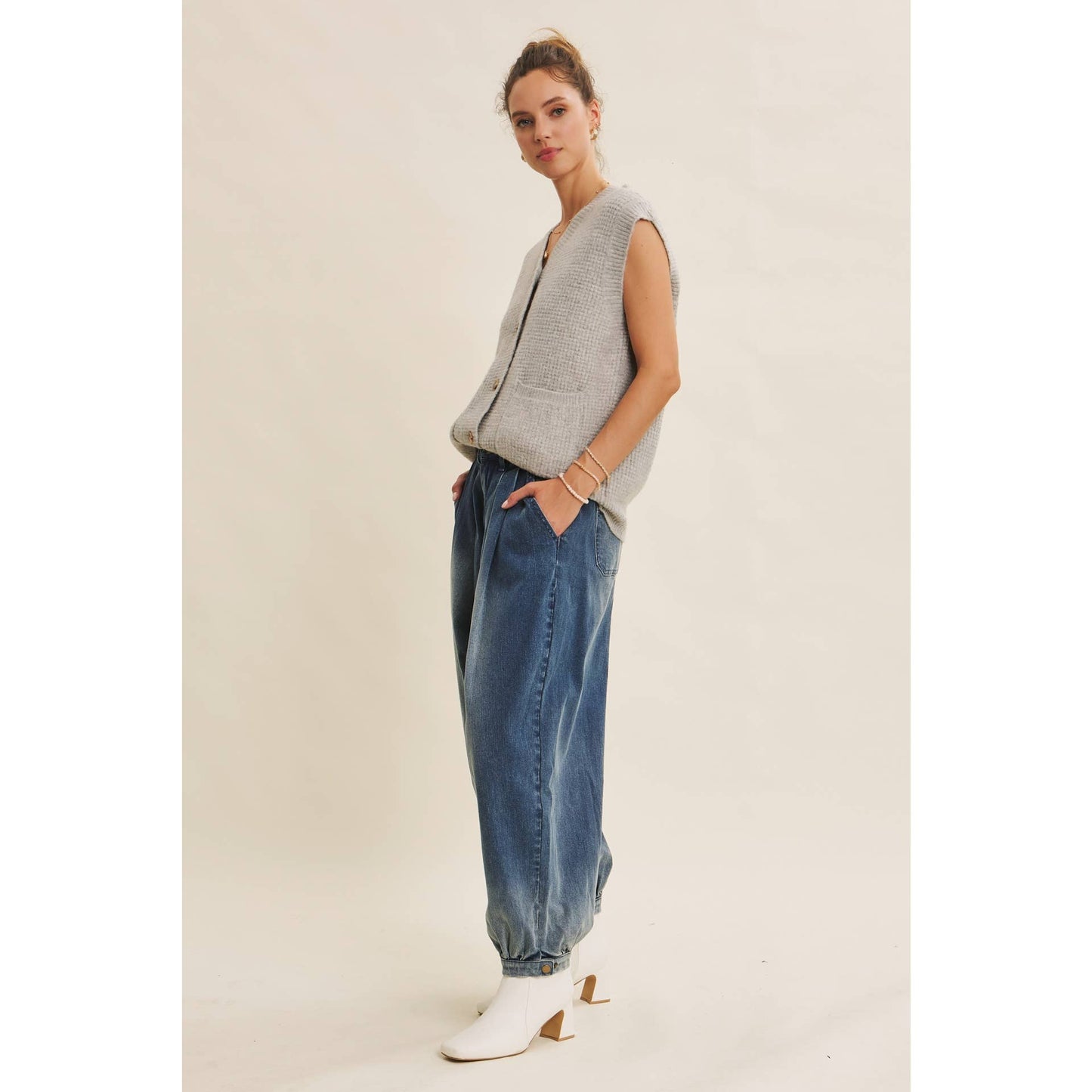 Textured Thermal Cozy Sweater Vest: HT. GREY