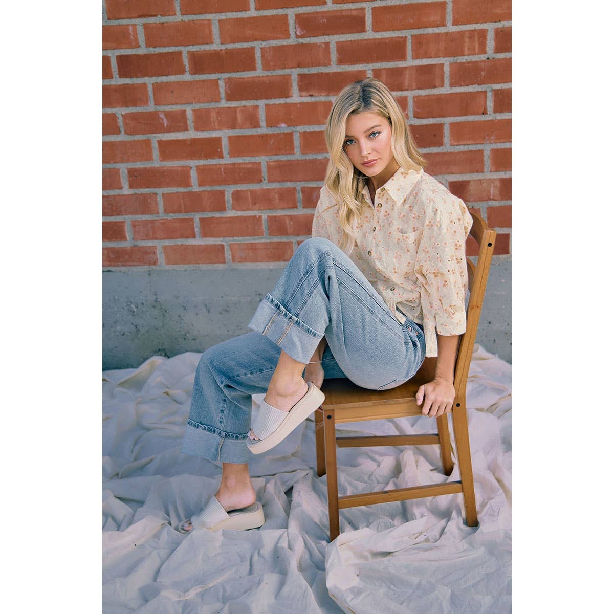 BiBi - VINTAGE WASHED STRAIGHT JEANS WITH SIDE STITCH DETAIL: WASHED DENIM / M