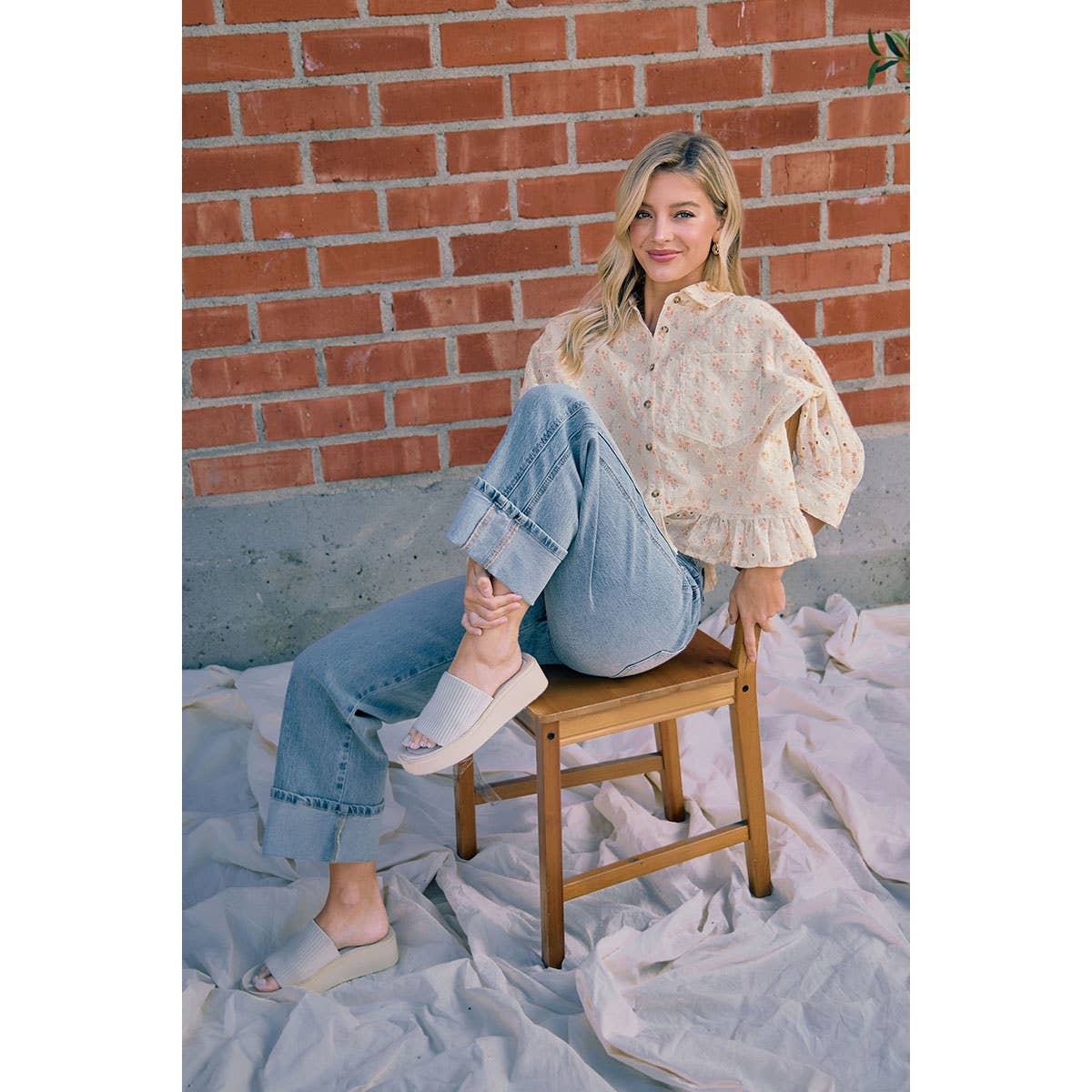 BiBi - VINTAGE WASHED STRAIGHT JEANS WITH SIDE STITCH DETAIL: WASHED DENIM / L
