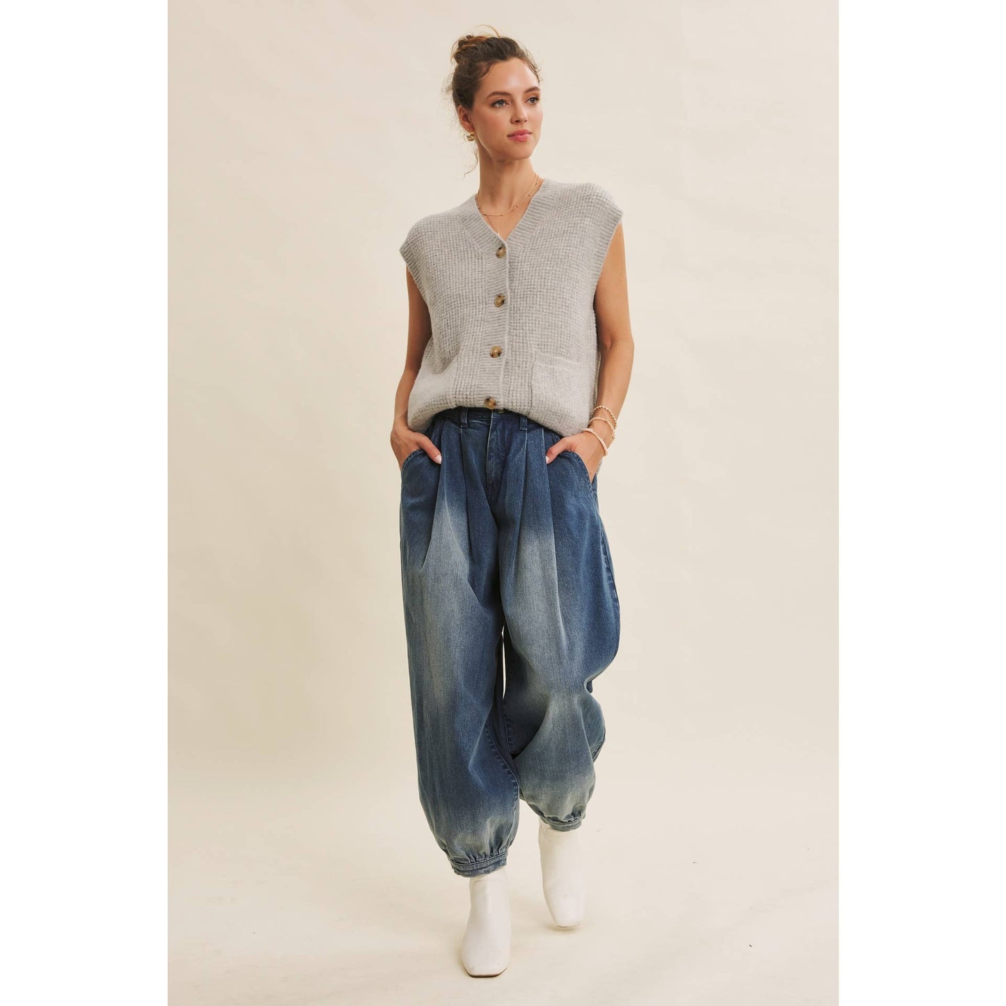 Textured Thermal Cozy Sweater Vest: HT. GREY