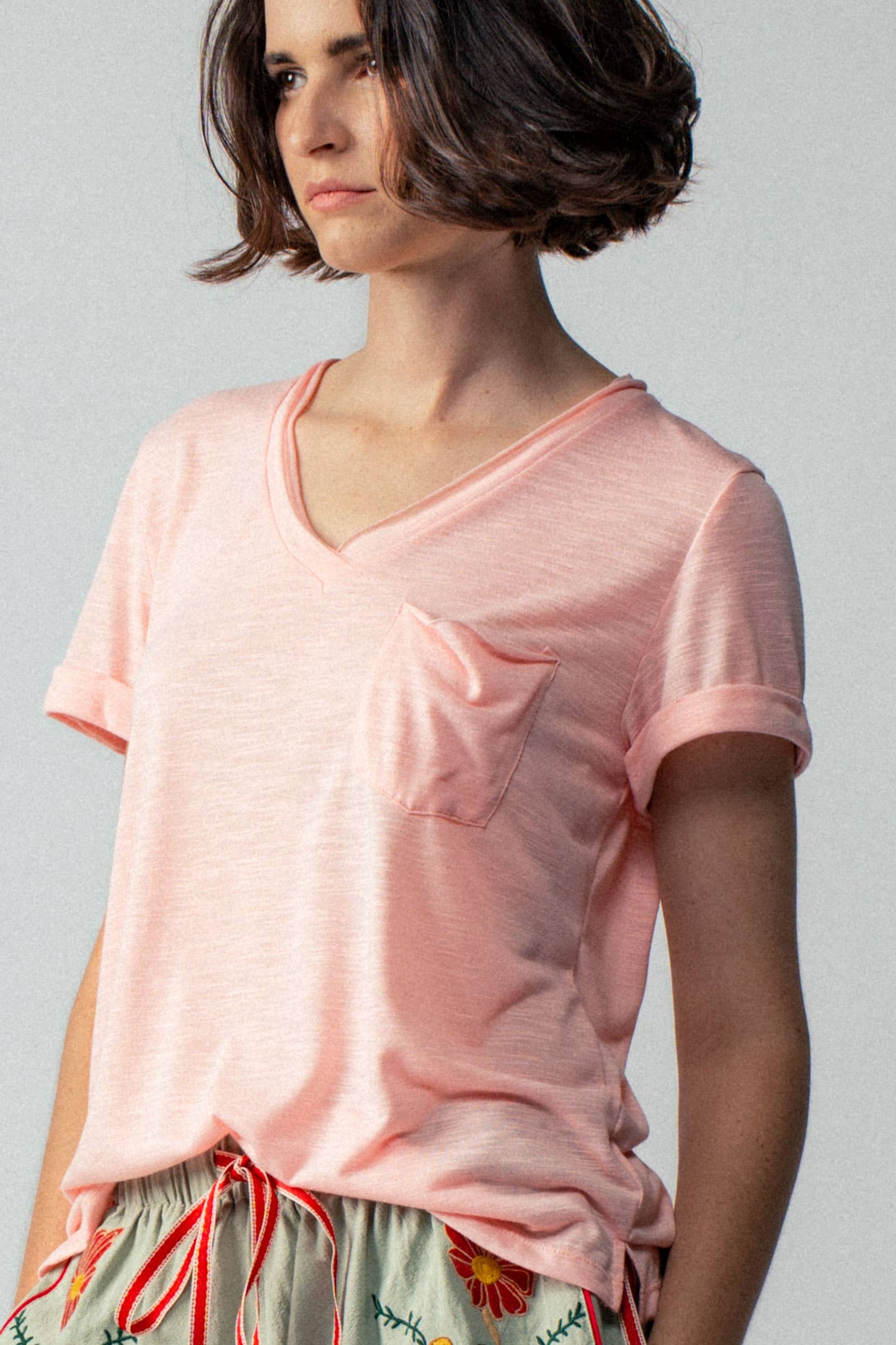 Urban Daizy - Rolled Sleeve V-Neck Pocket Tee: IVORY / S-2/M-2/L-2