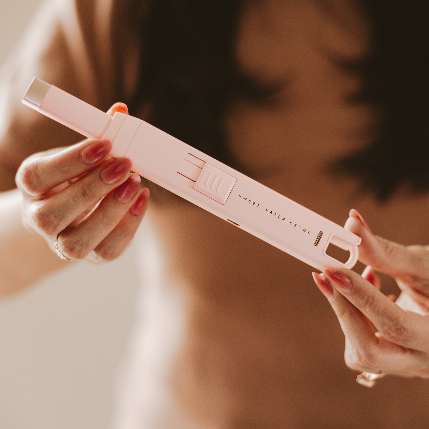 Large Rechargeable Electric Lighter: PINK