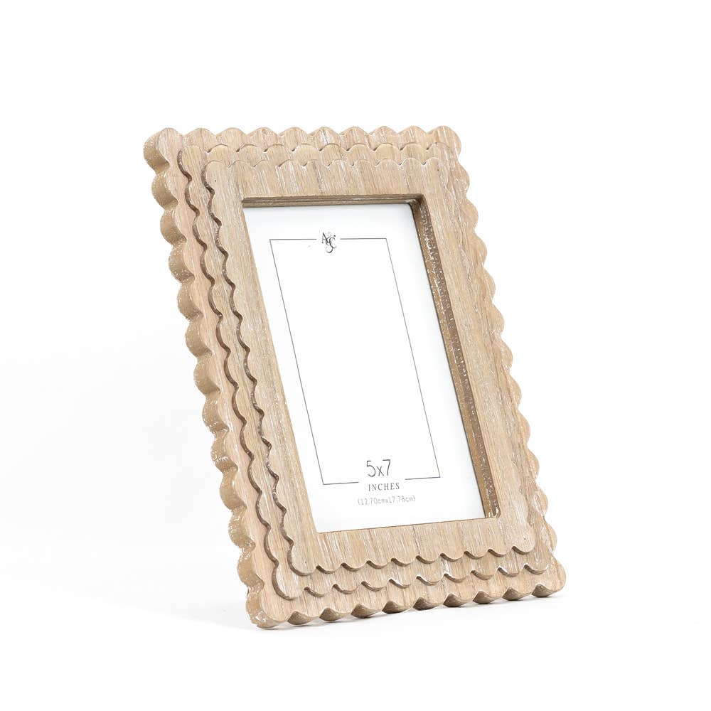 Devanie At Home - Wood photo frame SCALLOP for 5x7 pic, natural - 17028