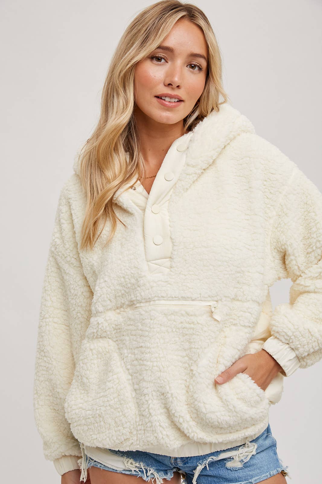 Sherpa Hoodie Pullover: CREAM