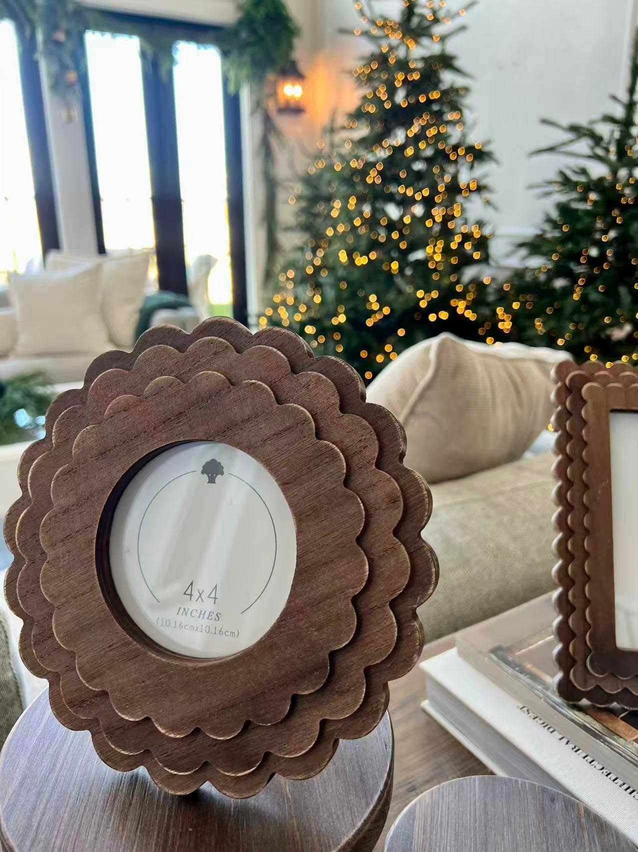 Devanie At Home - Wood scallop 4x4 photo frame (ROUND) espresso - 17035