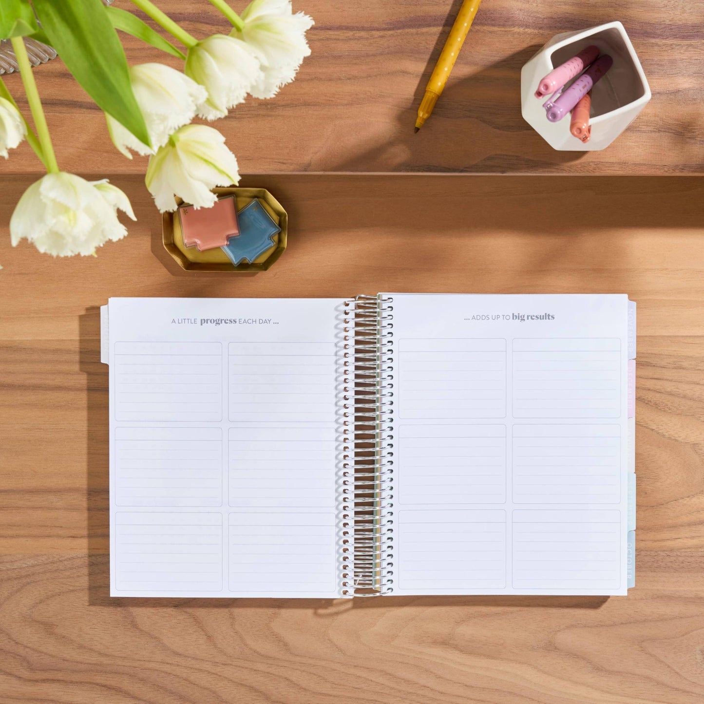 Monthly Planner - Bouquet cover, Pastel Minimal theme