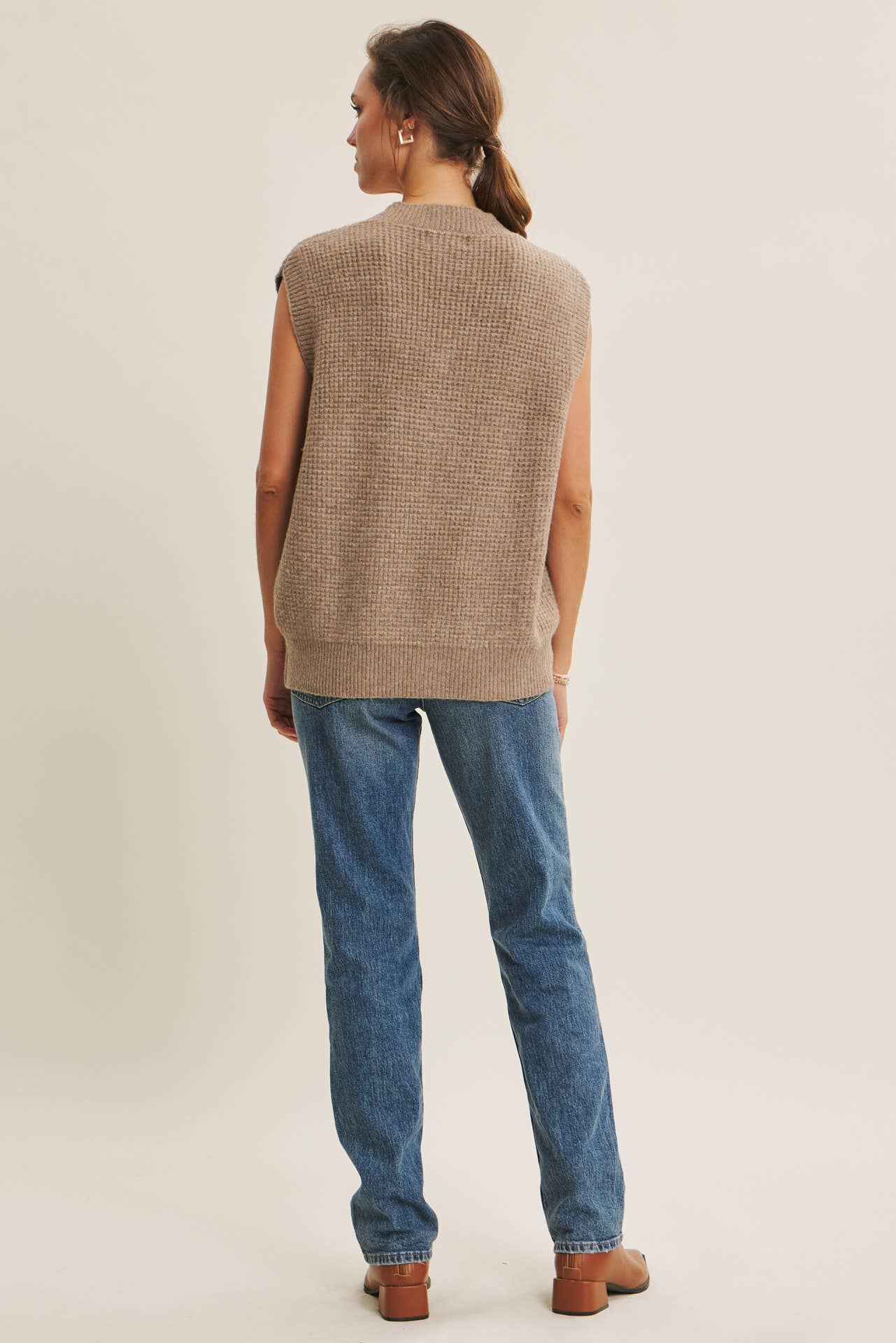 Textured Thermal Cozy Sweater Vest: HT. GREY