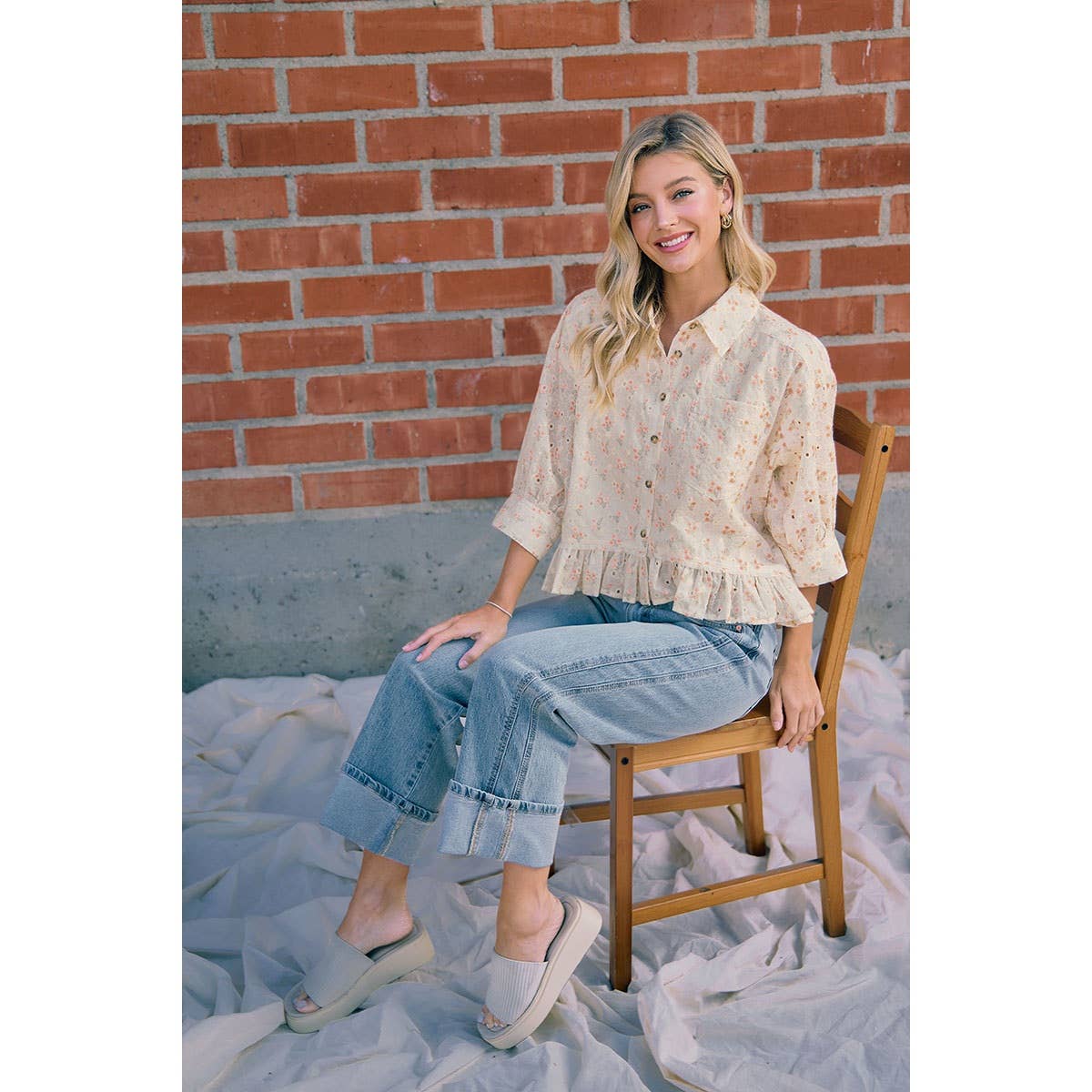BiBi - VINTAGE WASHED STRAIGHT JEANS WITH SIDE STITCH DETAIL: WASHED DENIM / L