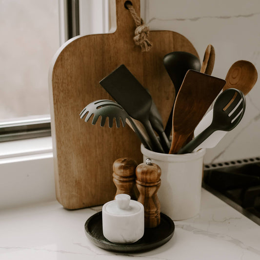 Black Round Wood Tray- 7x7x8